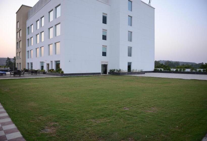 هتل Country Inn & Suites By Radisson, Gurugram Sohna Road