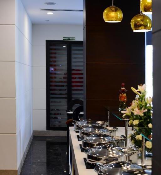 هتل Country Inn & Suites By Radisson, Gurugram Sohna Road