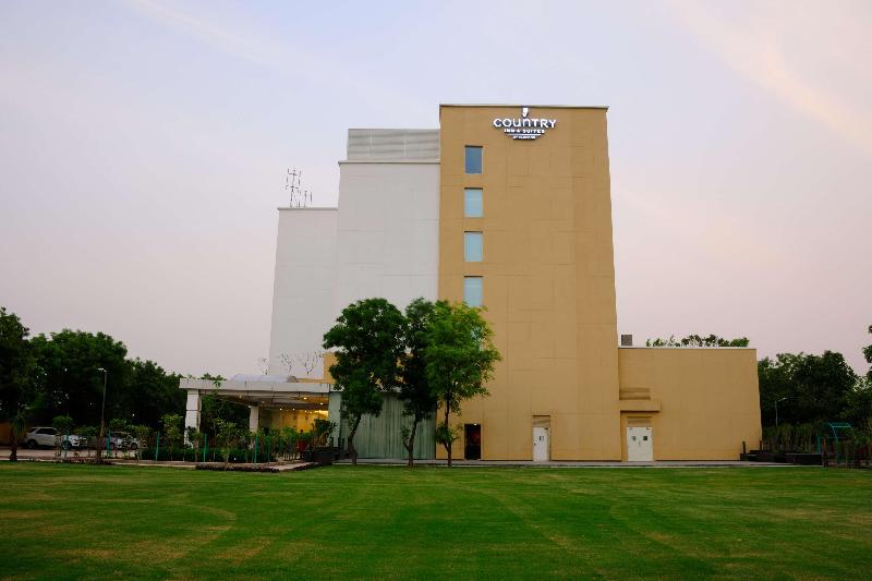 هتل Country Inn & Suites By Radisson, Gurugram Sohna Road