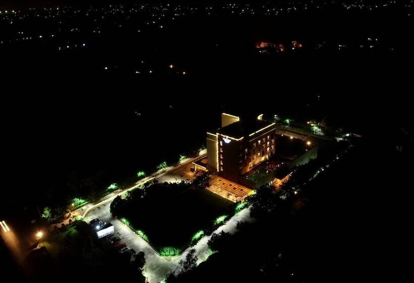 هتل Country Inn & Suites By Radisson, Gurugram Sohna Road