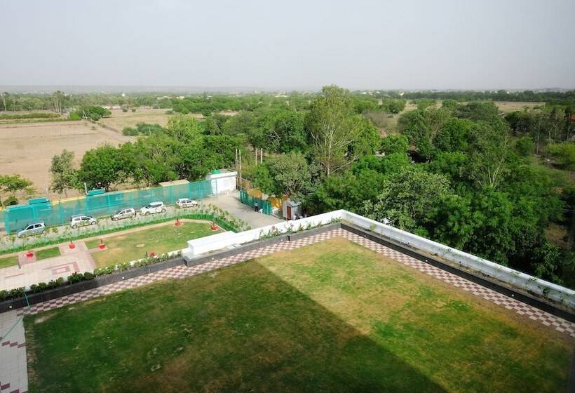 هتل Country Inn & Suites By Radisson, Gurugram Sohna Road