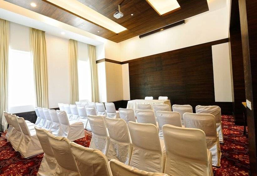 هتل Country Inn & Suites By Radisson, Gurugram Sohna Road