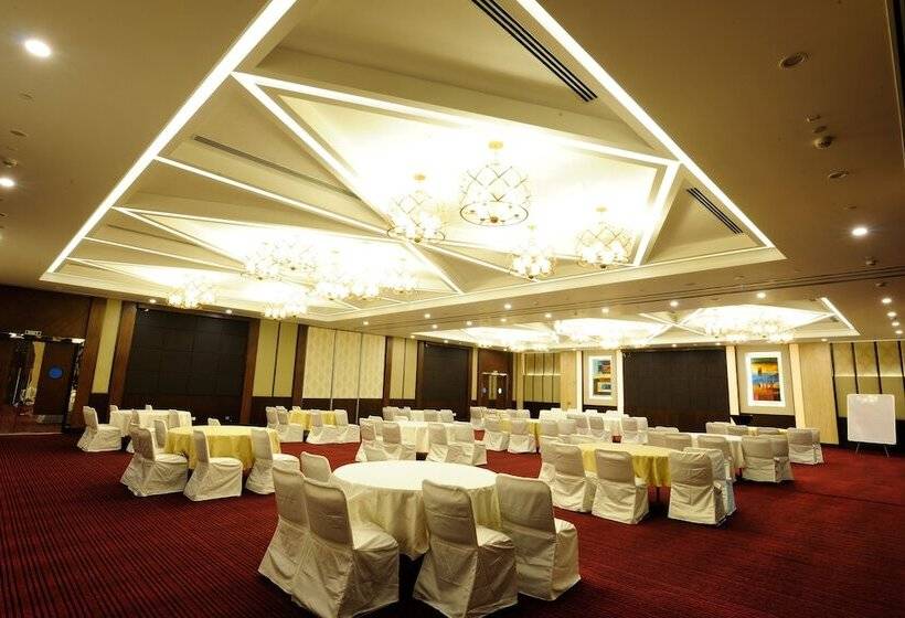 هتل Country Inn & Suites By Radisson, Gurugram Sohna Road