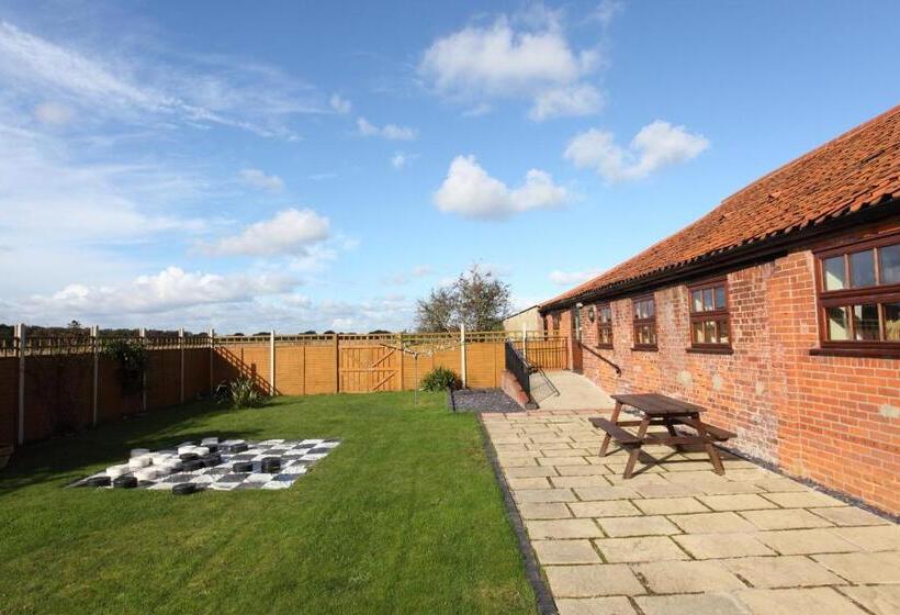 Отель Dairy Barns