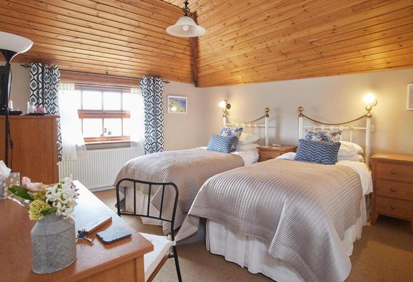 Отель Dairy Barns