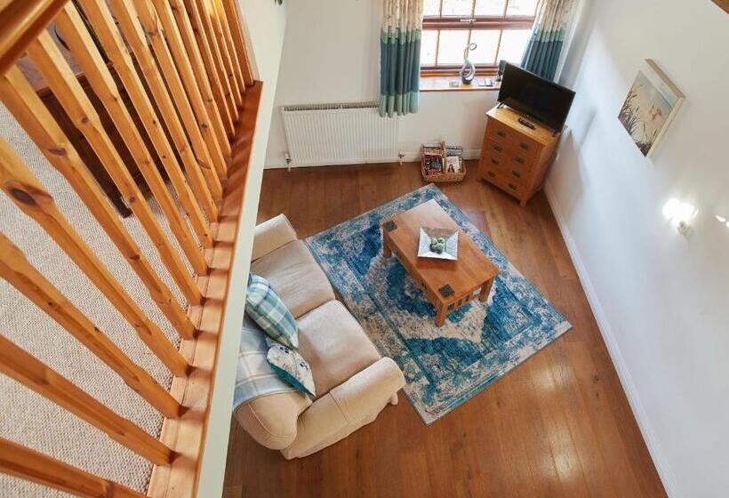 Отель Dairy Barns