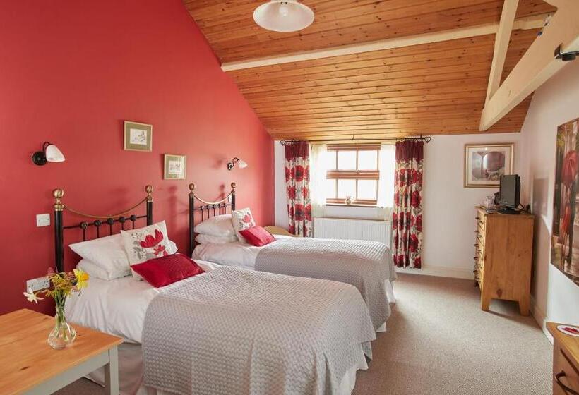 Отель Dairy Barns