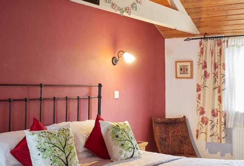 Отель Dairy Barns