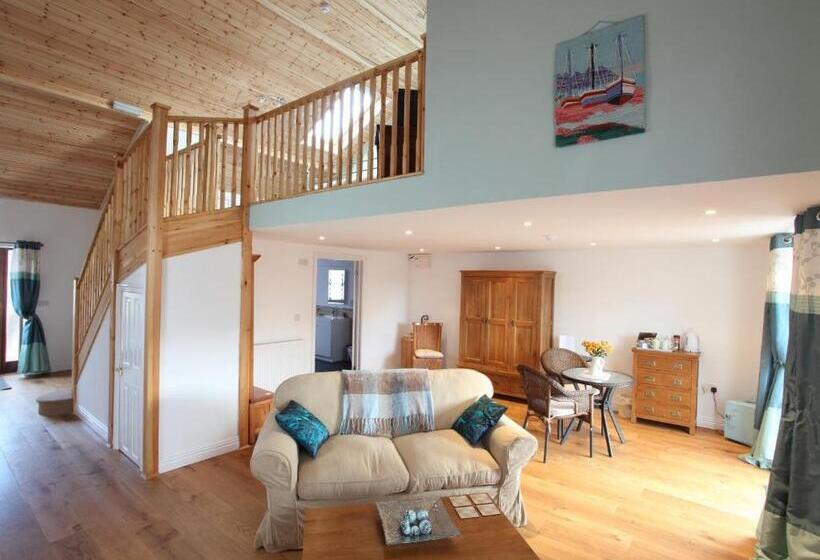 Отель Dairy Barns