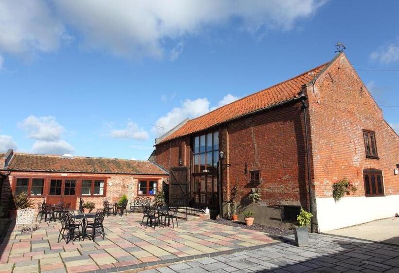 Отель Dairy Barns