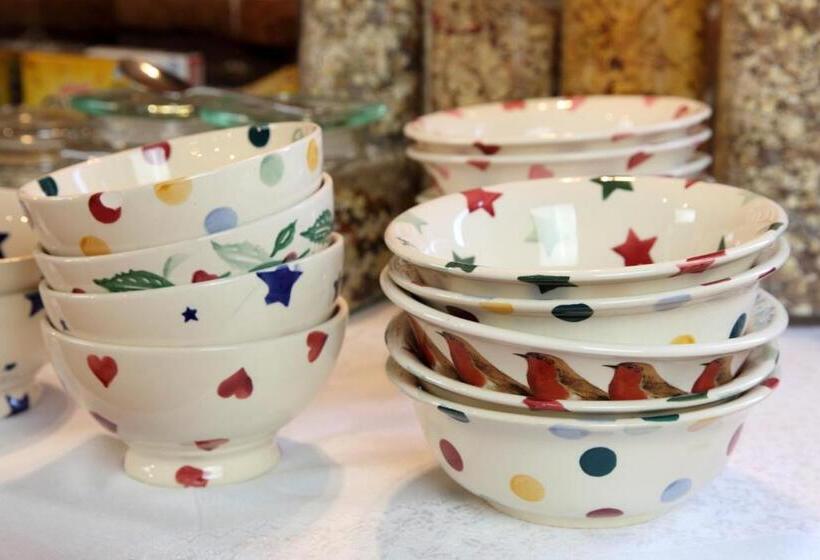 Отель Dairy Barns