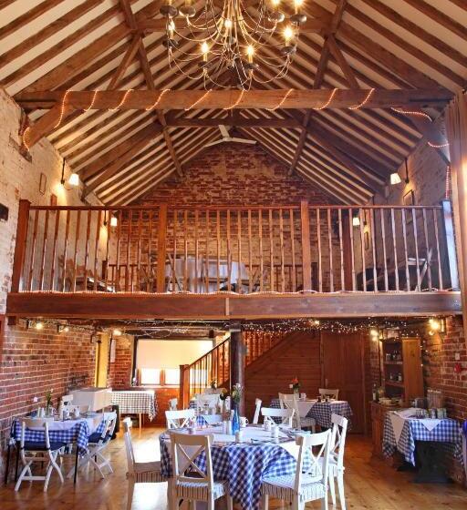 Отель Dairy Barns