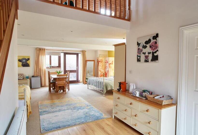 Отель Dairy Barns