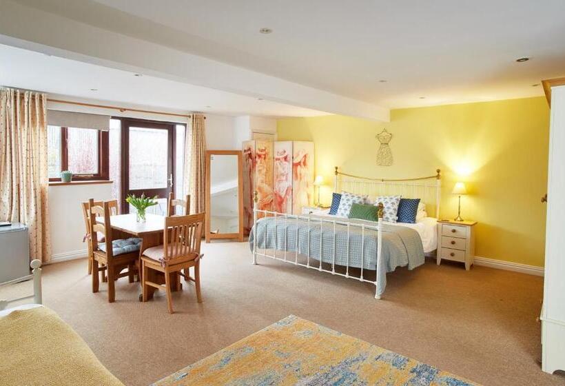 Отель Dairy Barns