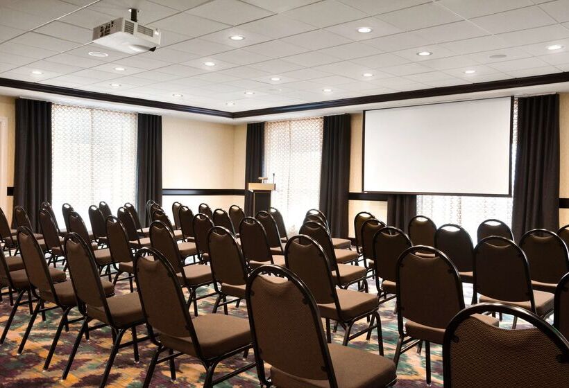 ホテル Doubletree By Hilton Charleston Mount Pleasant