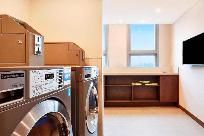 בית מלון כפרי Four Points By Sheraton Josun, Seoul Station