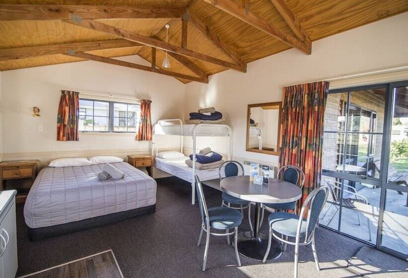 هتل Tasman Holiday Parks   Te Anau