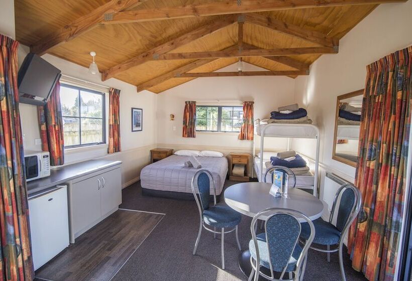 هتل Tasman Holiday Parks   Te Anau