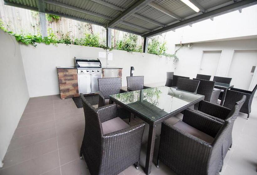 בית מלון כפרי Gladstone Central Plaza Official