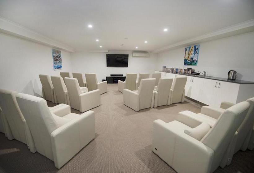 هتل Gladstone Central Plaza Official