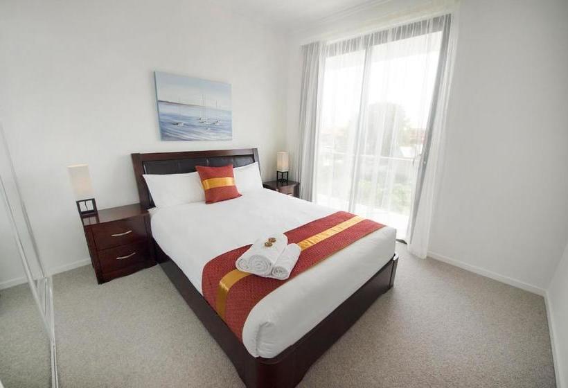 בית מלון כפרי Gladstone Central Plaza Official