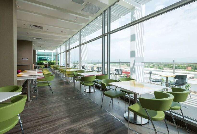 هتل Hampton By Hilton Valledupar