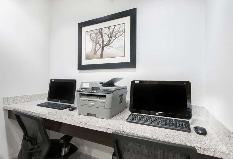 فندق Hawthorn Extended Stay By Wyndham Midland