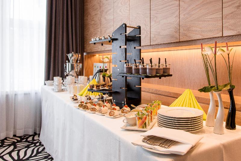 בית מלון כפרי Holiday Inn Dresden   Am Zwinger, An Ihg