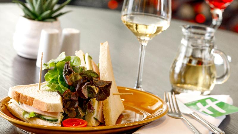 בית מלון כפרי Holiday Inn Dresden   Am Zwinger, An Ihg