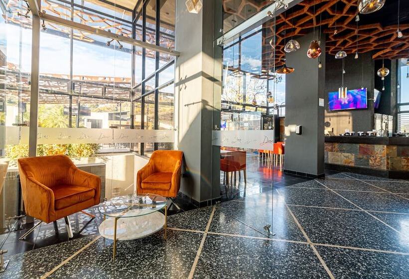 هتل Honduras Maya