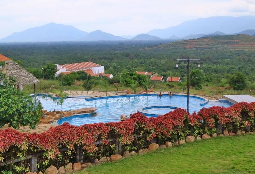 ホテル Kadambavanam Ethnic Village Resort