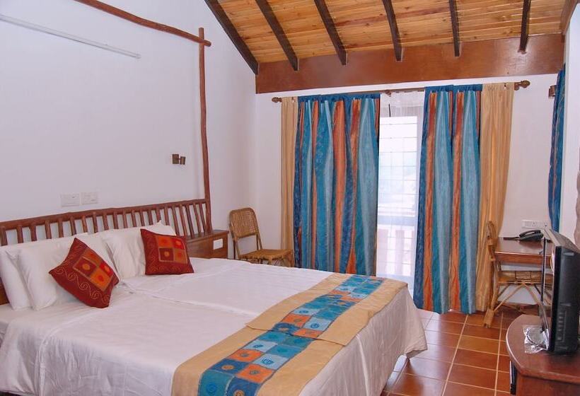 ホテル Kadambavanam Ethnic Village Resort