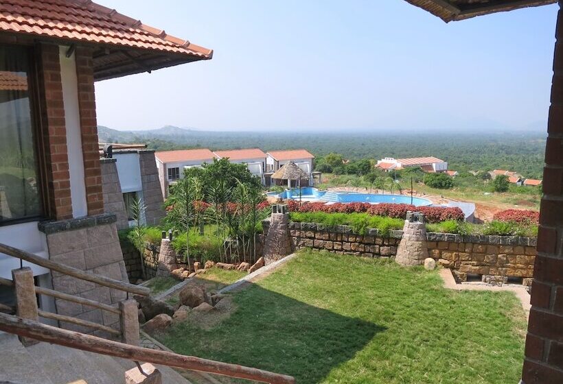 ホテル Kadambavanam Ethnic Village Resort