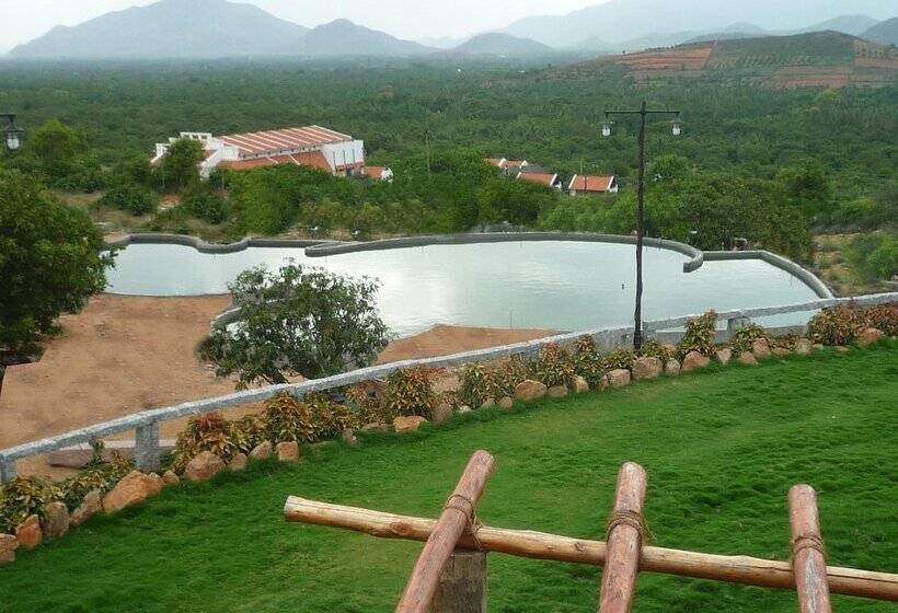 ホテル Kadambavanam Ethnic Village Resort