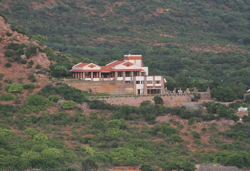 ホテル Kadambavanam Ethnic Village Resort