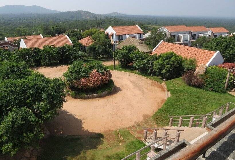 ホテル Kadambavanam Ethnic Village Resort