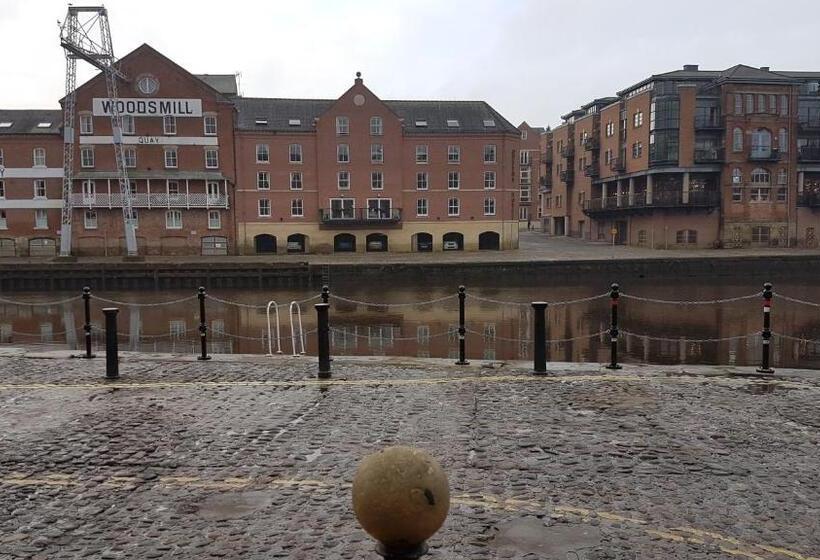 ホテル Lil's On The Waterfront