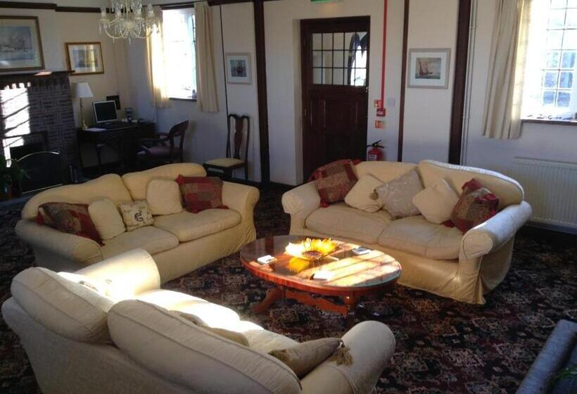 فندق Little Court