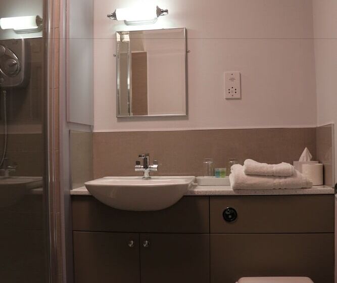 هتل Littleover Lodge