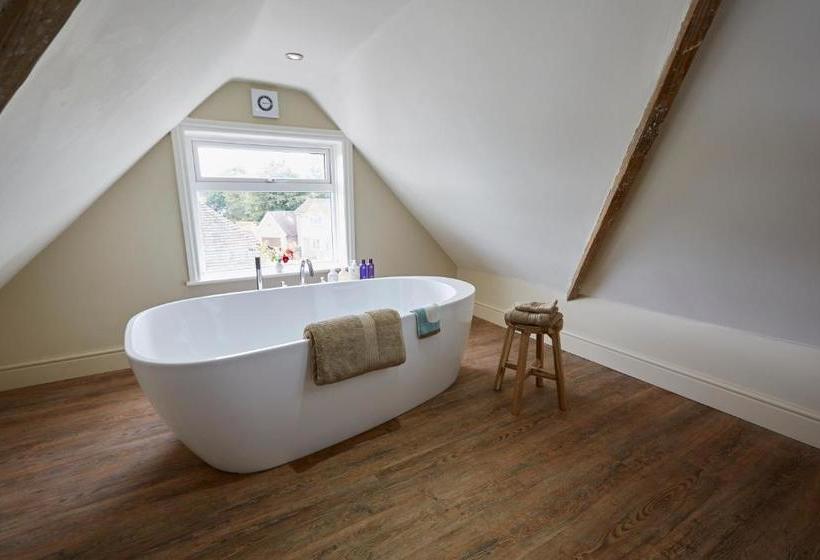 Отель Lyndhurst House