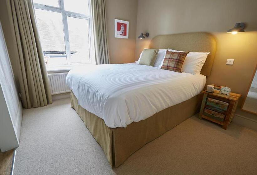 Отель Lyndhurst House