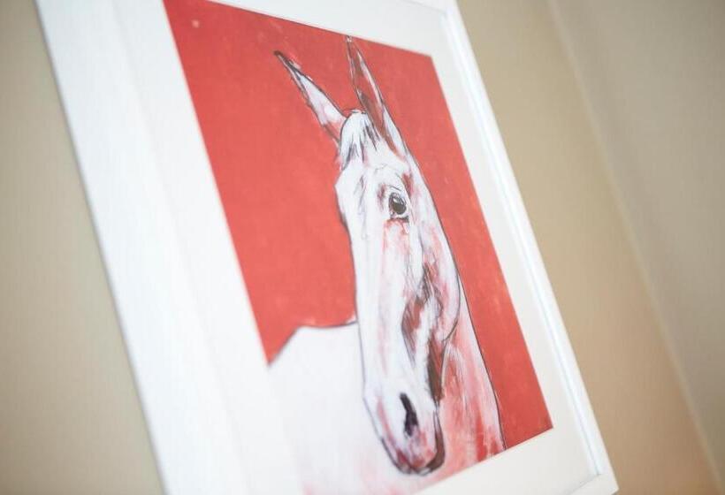 Отель Lyndhurst House