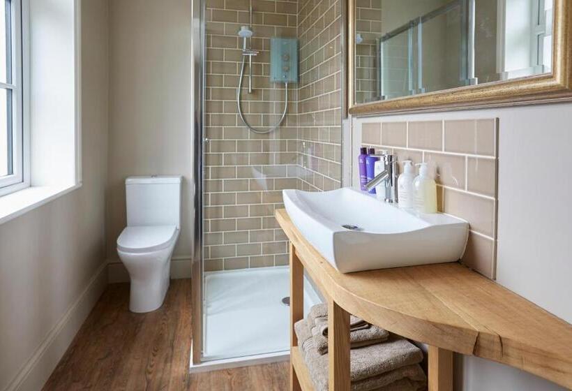 Отель Lyndhurst House