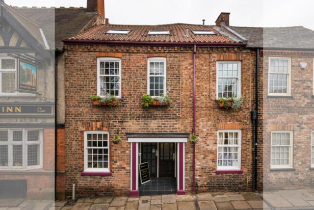 Отель Minster Walk Guesthouse