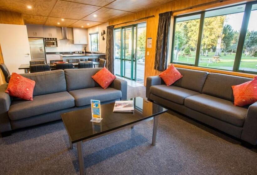 酒店 Motueka Top 10 Holiday Park