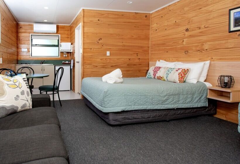 هتل Motueka Top 10 Holiday Park