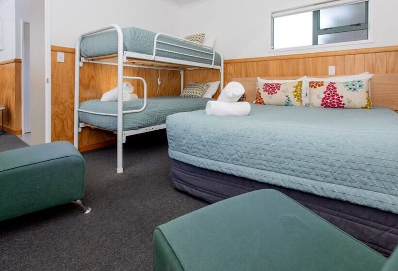 هتل Motueka Top 10 Holiday Park