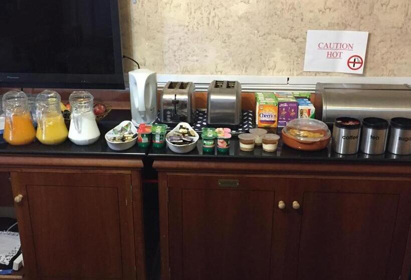 בית מלון כפרי New Oscar