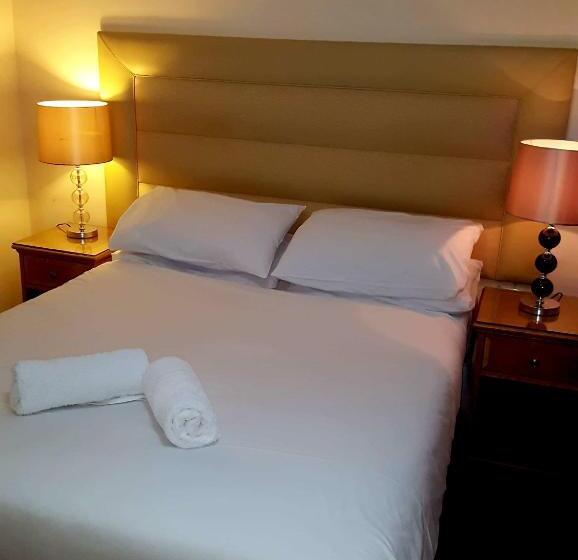 בית מלון כפרי New Oscar