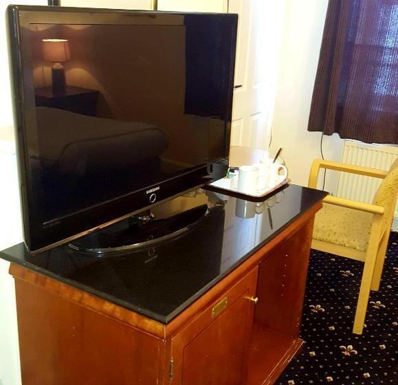 בית מלון כפרי New Oscar